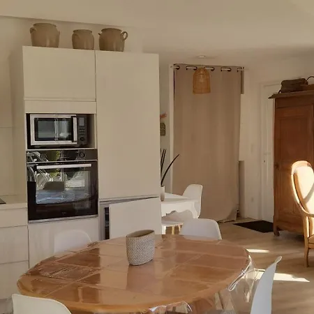 Holiday home Maison La Parenthese